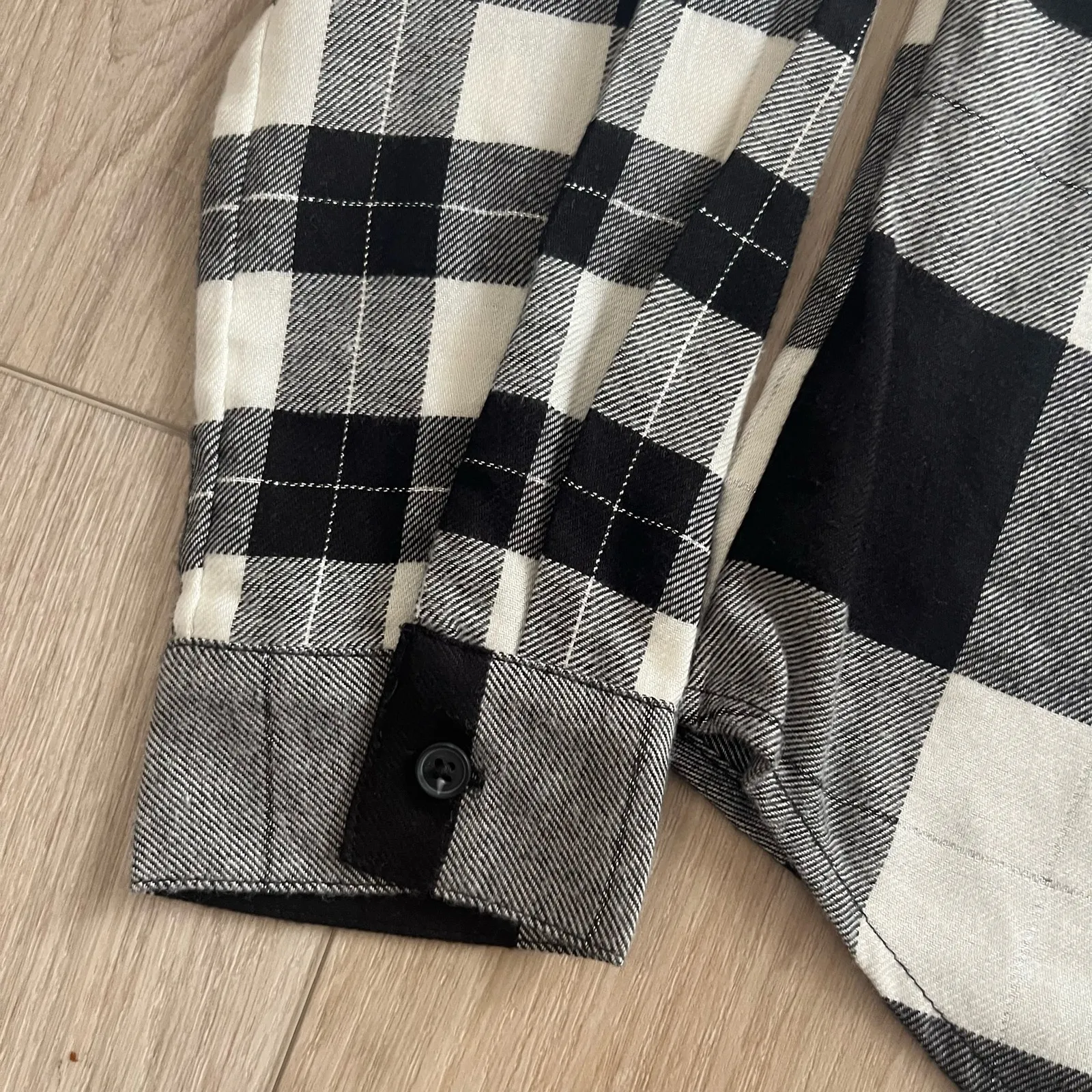 Maurices Women’s Black & White Cabin Plaid Button Down Size S - Image 3