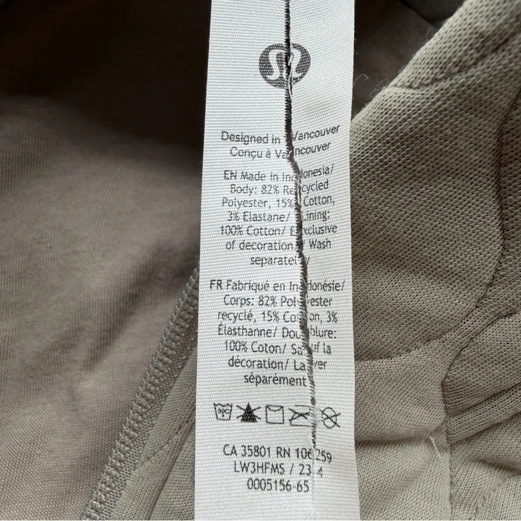 Lululemon Quilted Bomber Jacket riverstone size 2 zip pockets sage green - Image 11