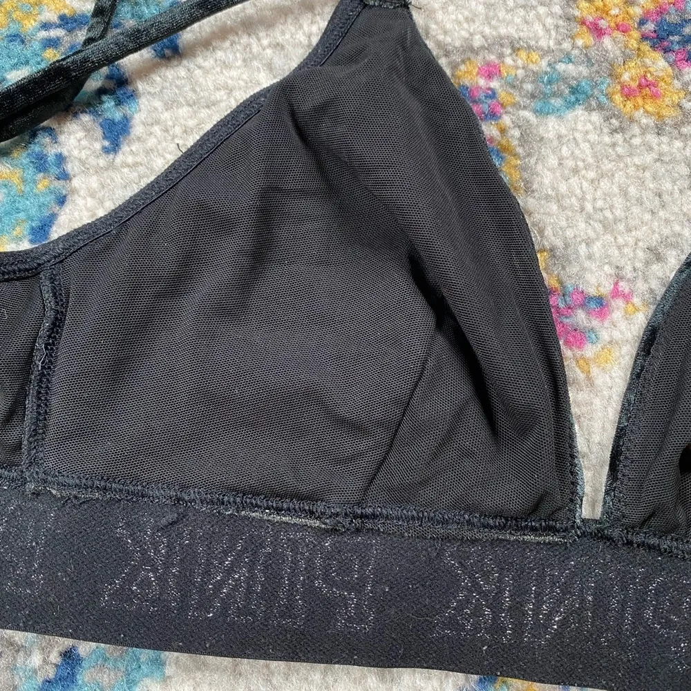 Victoria's Secret PINK Velvet Velour Triangle Bralette Bra Size Medium - Image 4