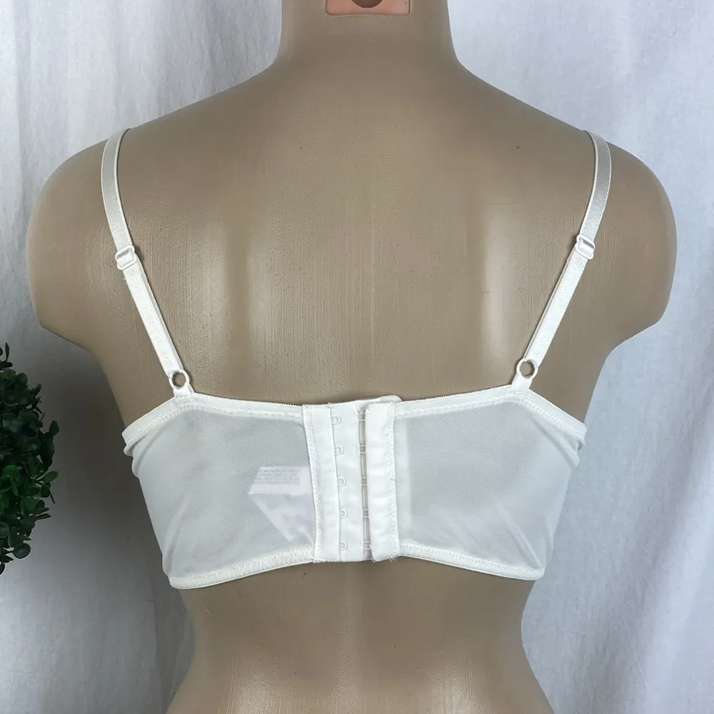 Auden Ivory Lightly Lined Contour Underwire Bra 36A Size undefined - Image 2