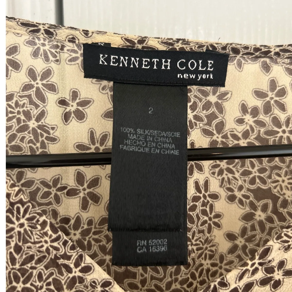 Vintage Y2K Silk Kenneth Cole Tan Brown Ditzy Floral Ruffle Tendril Blouse - Image 4