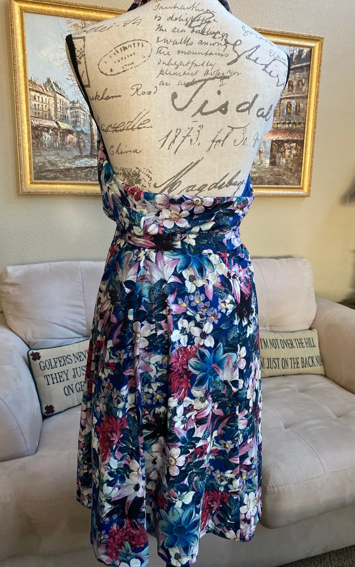 Beautiful Dress - Image 2