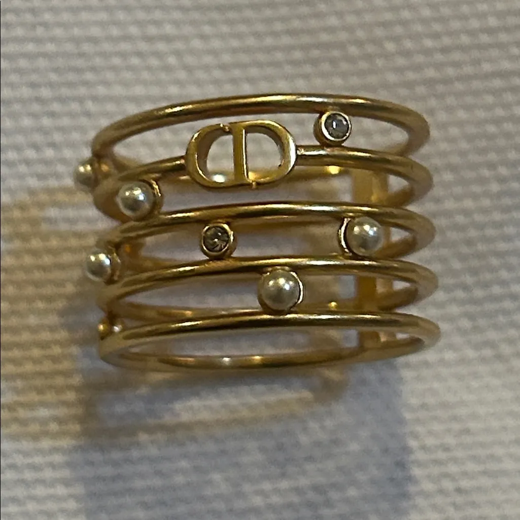 Dior D-BACKSTAGE RING Gold-Finish Metal with White Resin Pearls Silver-Tone - Image 9