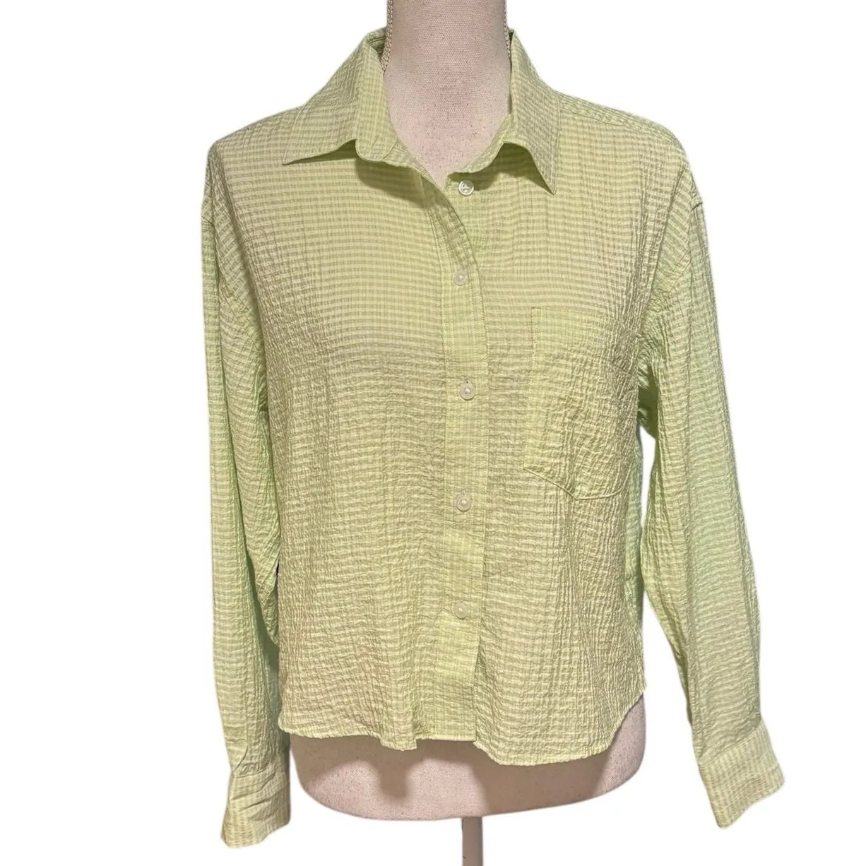 Banana Republic Factory Size M Puckered Cropped Shirt Top Lime Fizz Seersucker - Image 2