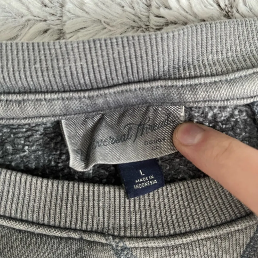 Universal Thread Gray Distressed Oversized Sweater - Image 4