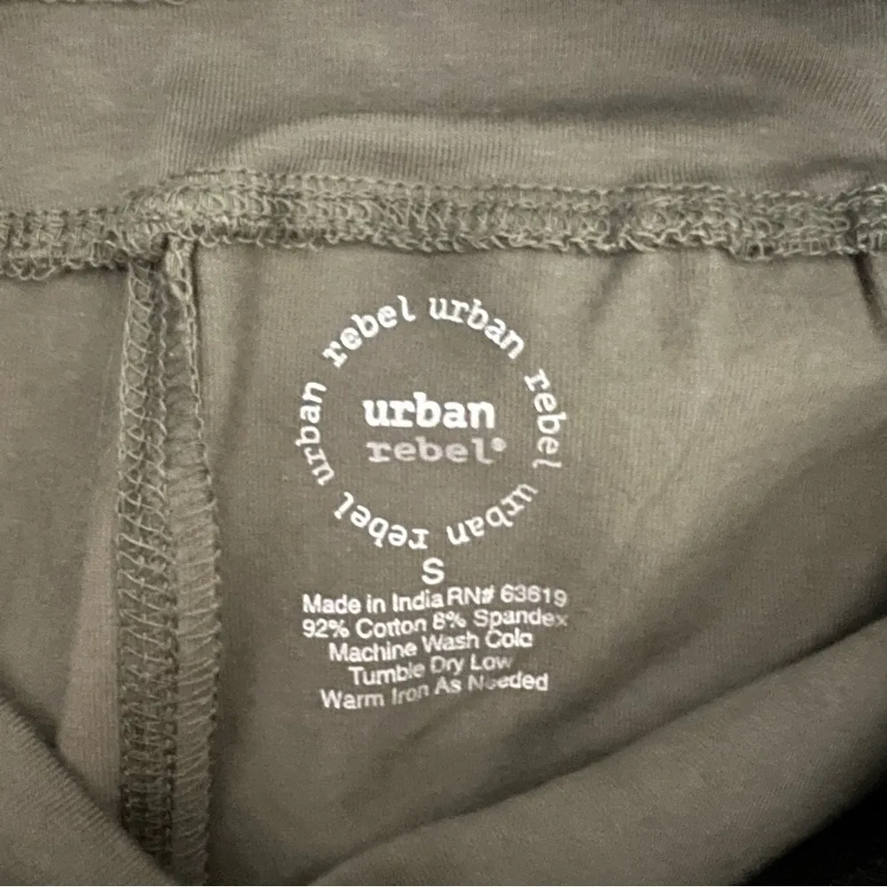 ⭐️ Urban Rebel Olive Khaki Green Pull On Knit Bike Shorts Size Small NWT - Image 3