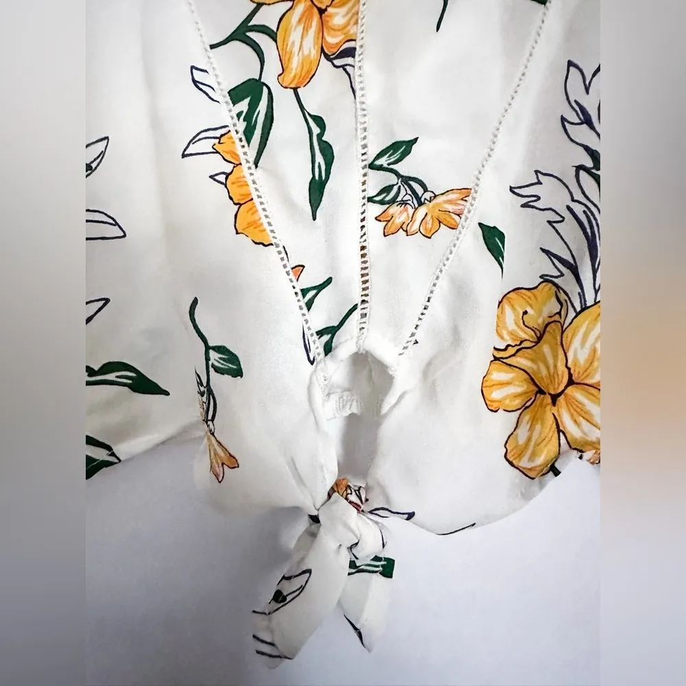Floral Tie-Front Tank Sleeveless Blouse White Yellow Flowers Medium - Image 3