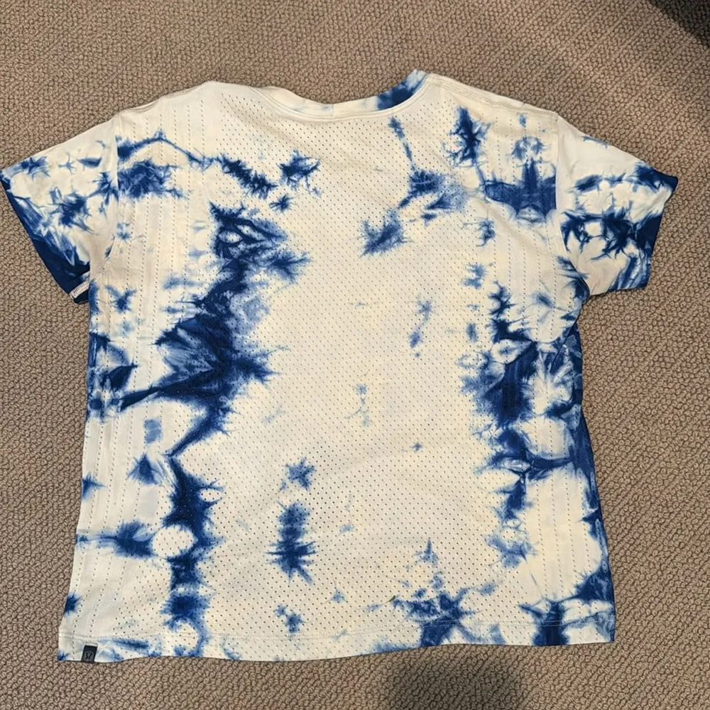 blue and white cropped shirt XS - Image 2