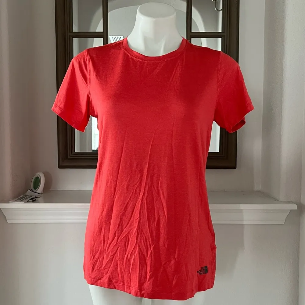 The North Face Women’s HyperLayer FD Short Sleeve Tee Coral Red T-Shirt Size M - Image 5