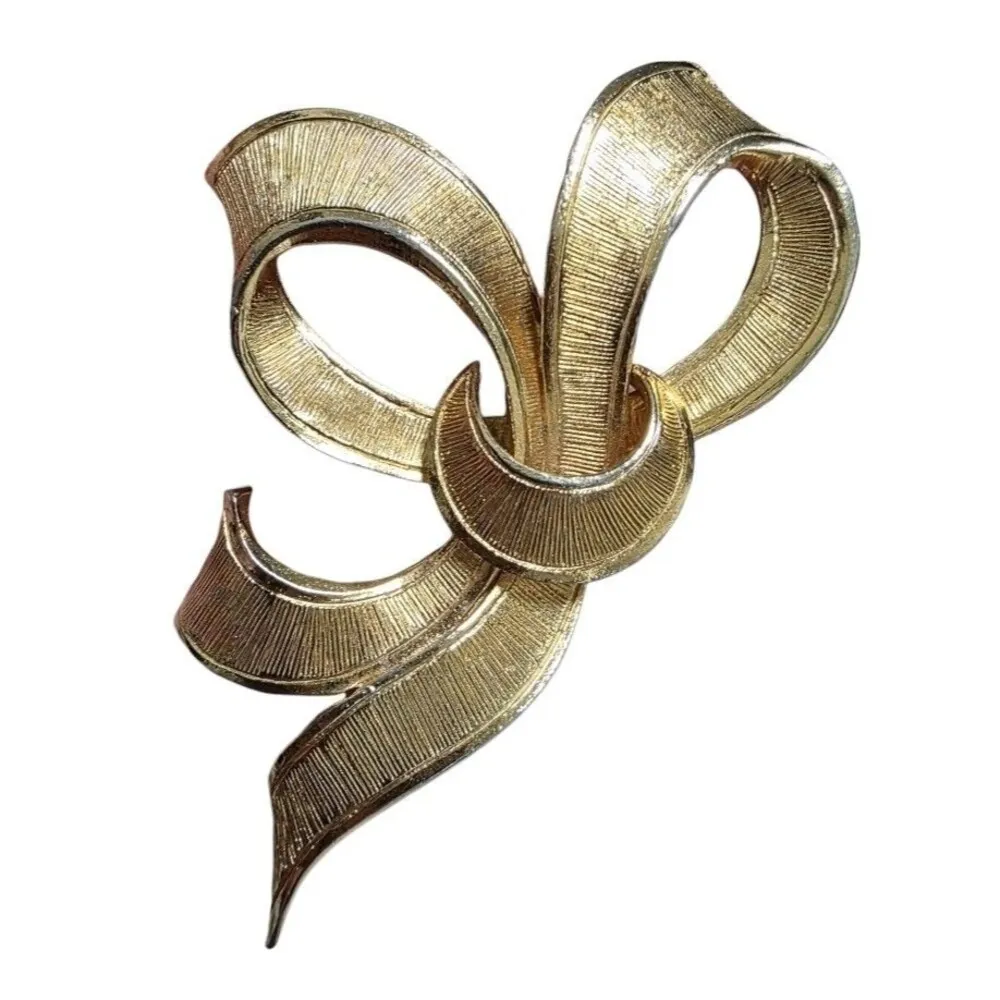 Winnie Johansen Vintage Ribbon Bow Brooch Pin Gold Tone Costume Jewelry Textured - Image 4