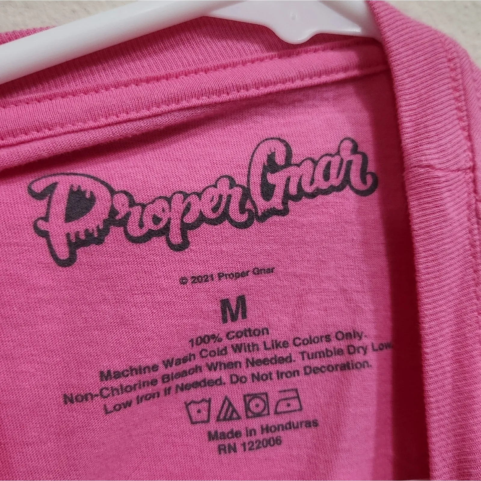 Proper Gnar Zumiez Pink Graphic Tee Cropped Skater Anime Girls Size Medium - Image 4