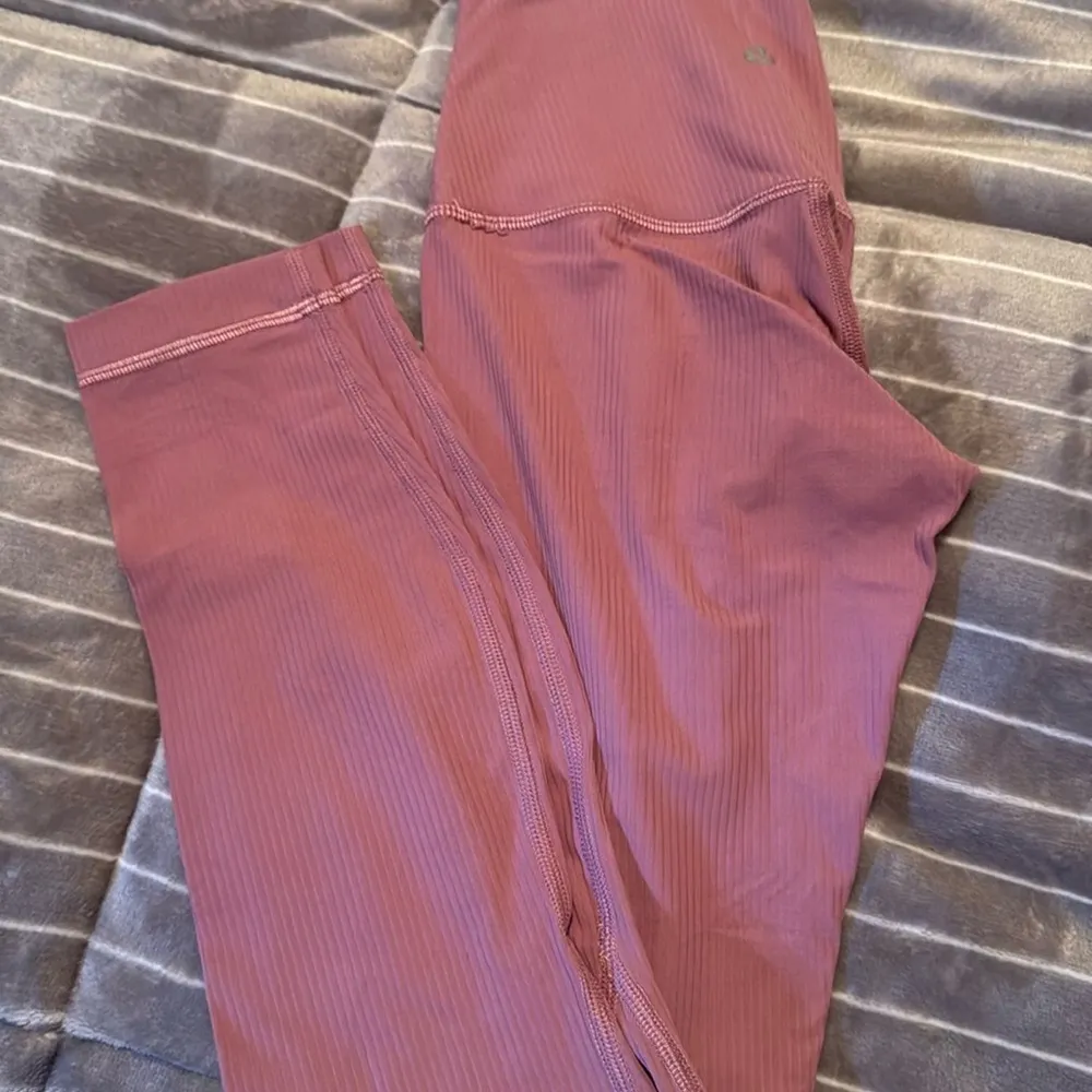 Lululemon HR Align ribbed 25 Leggings color velvet dust size 0 - Image 6