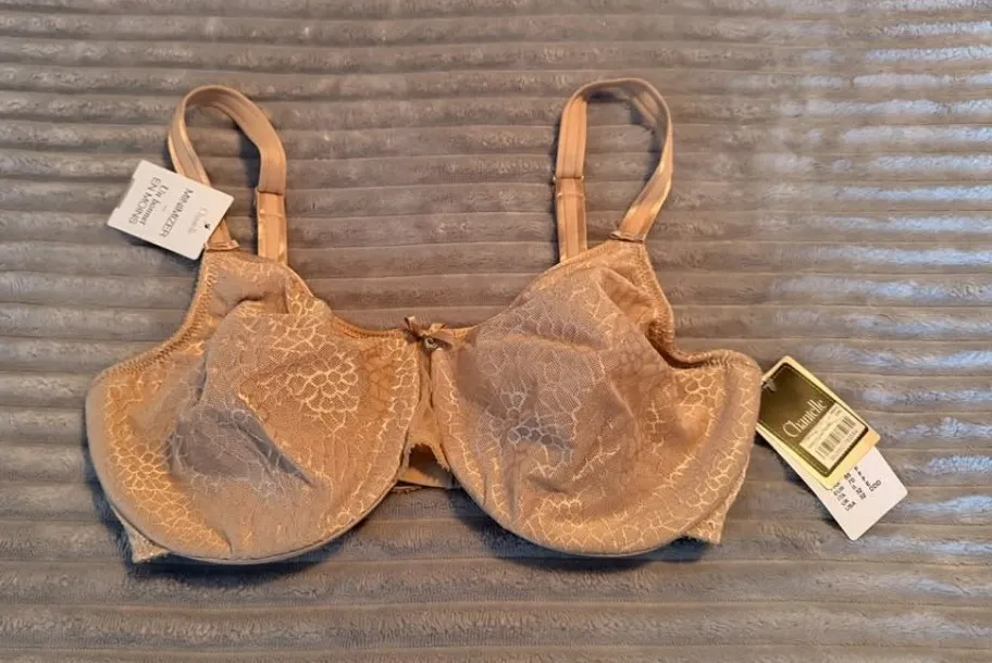 NEW Chantelle 32DDD Magnifique Seamless Unlined Underwire Minimizer Bra Nude - Image 1
