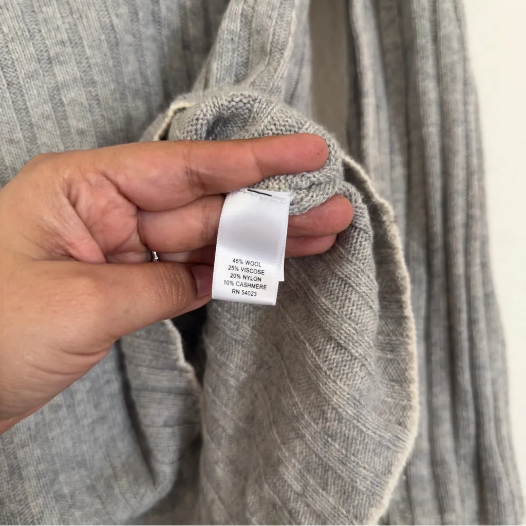 Banana Republic Luxury Cashmere Blend Gray Cowl Neck Long Sleeve Sweater large - Image 5