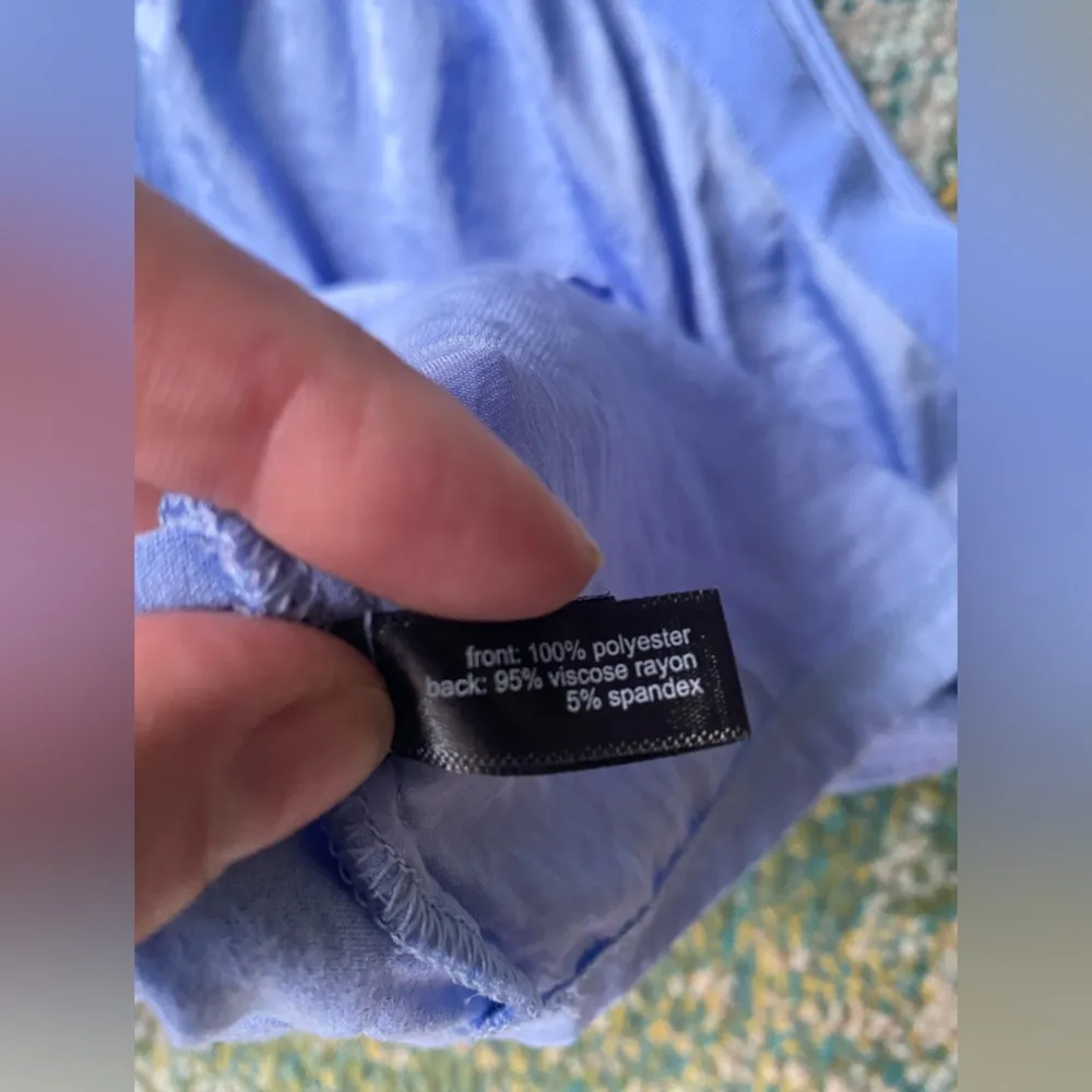 The Limited blue satin knit button halter tank top, size large - Image 5