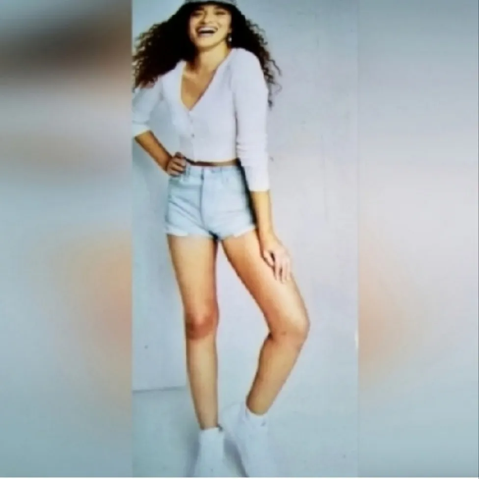 Wild Fable Light Blue Denim Shorts Sz 6  & Eco Warrior White Tee Sz M - Image 8