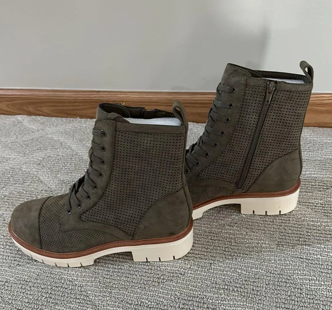 NWOT Women's Green Kashton Lace-up Lug Sole Combat Boots - Image 4