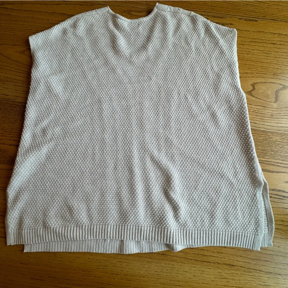 Old Navy Women’s M/L Cream Cap Sleeve Crocheted Womens Sweater Long Knit - Image 2