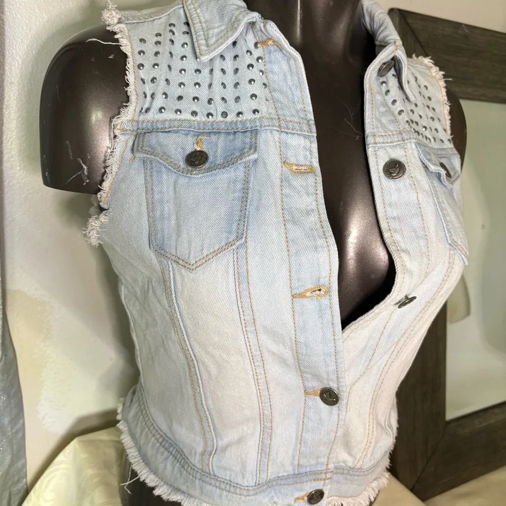 Light Blue Denim Vest with Studded Accents - Image 12