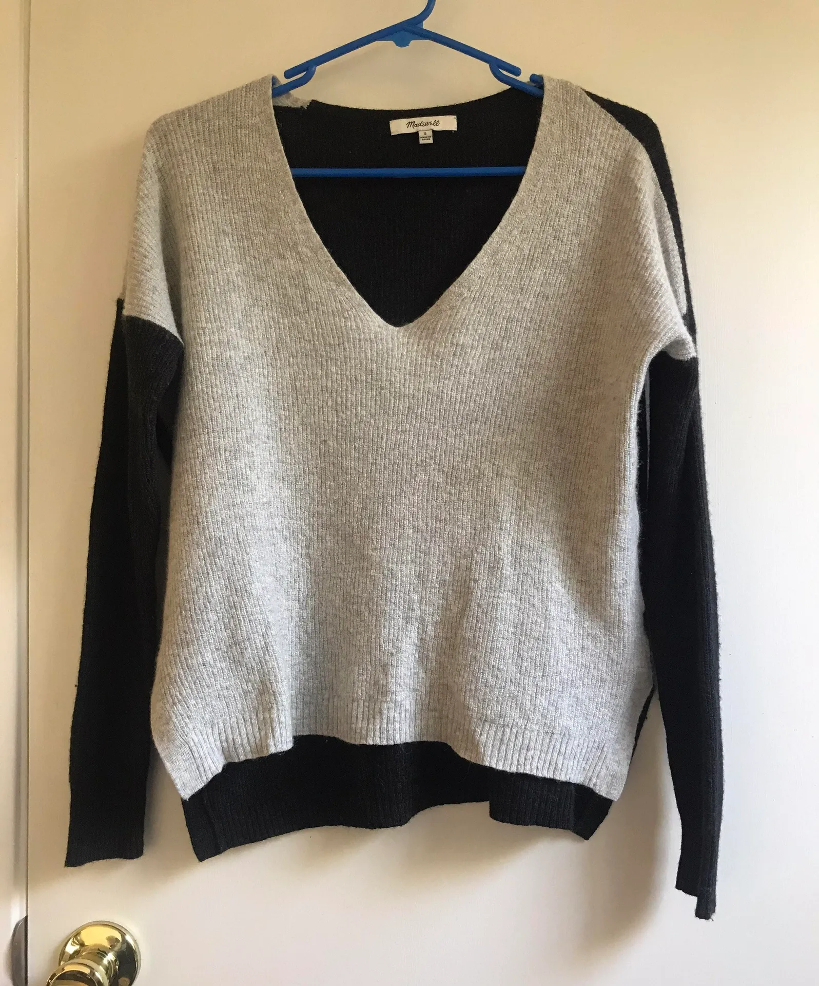 Madewell Warm light  V Neck Pullover Sweater - Image 4