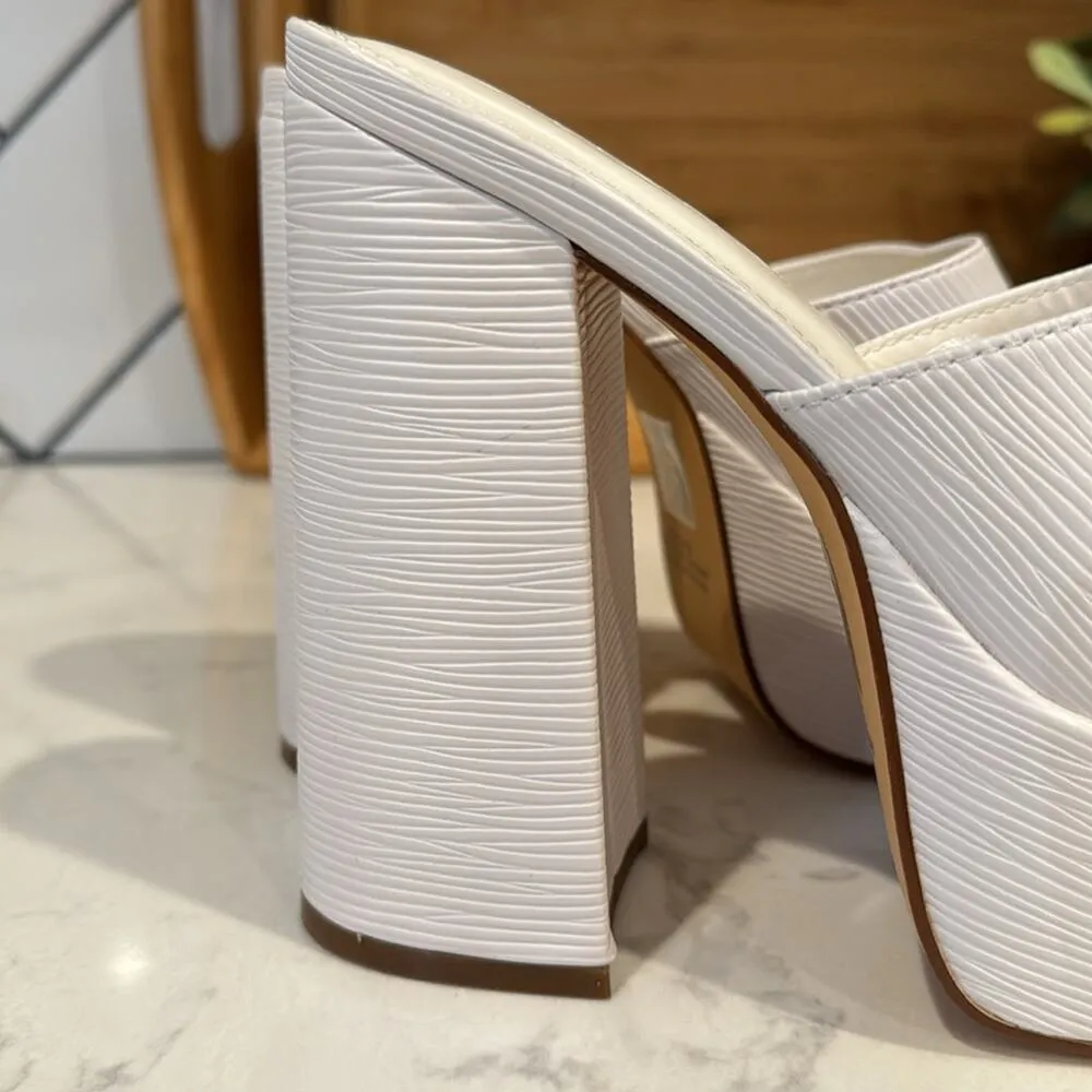 Liliana white textured platform sandals retro festival costume show size 8.5 - Image 2