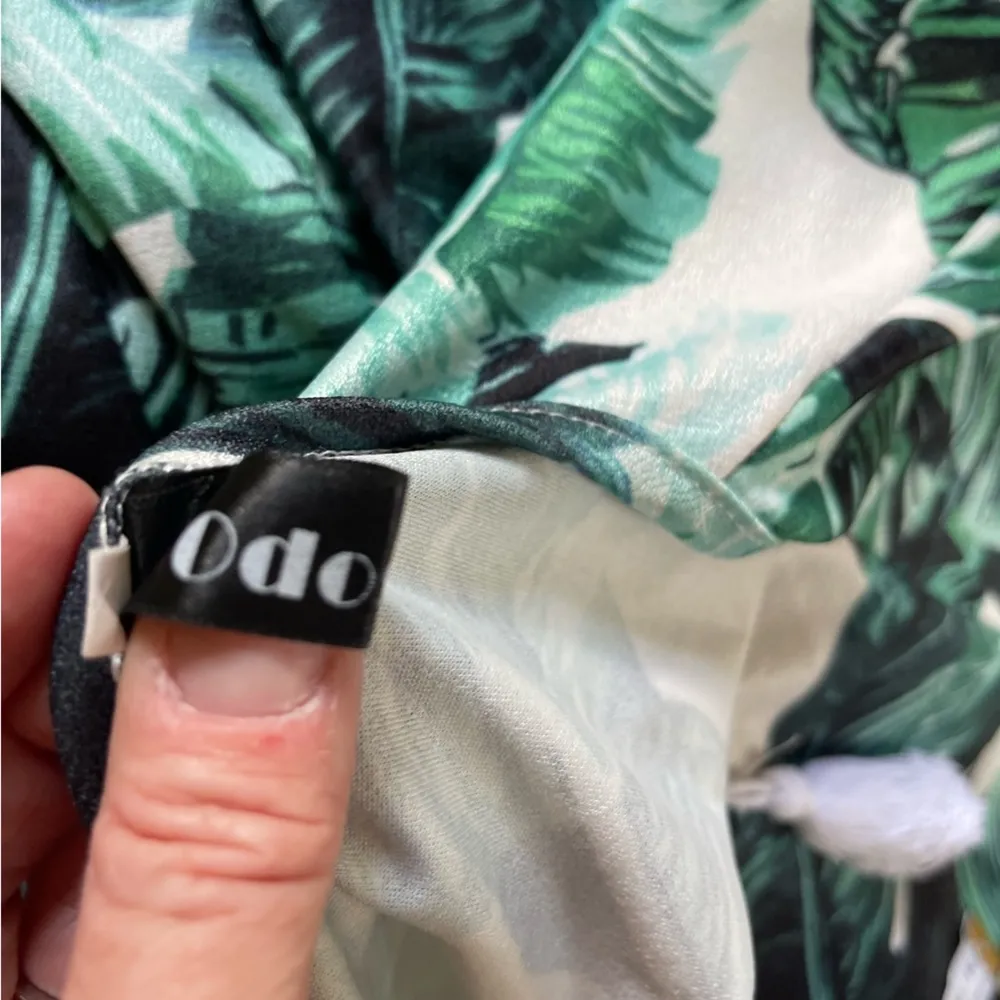 Odosalii Romper tropical pattern green white palm fronds Size M Great for beach Size M - Image 5