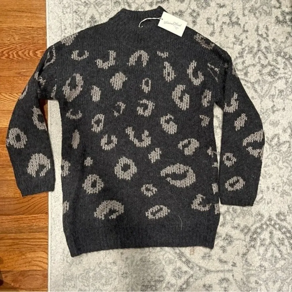 Universal Threads NWT Universal Thread Gray Leopard Print Mock Turtleneck Tunic Pullover Sweater S - Image 2