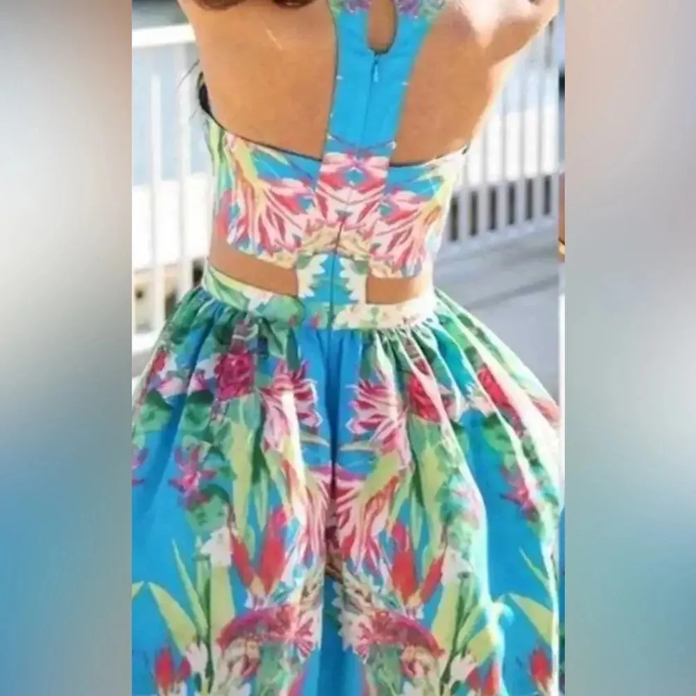 Lovers and Friends maxi dress, size XS.  This brand is sold on Revolve. - Image 3