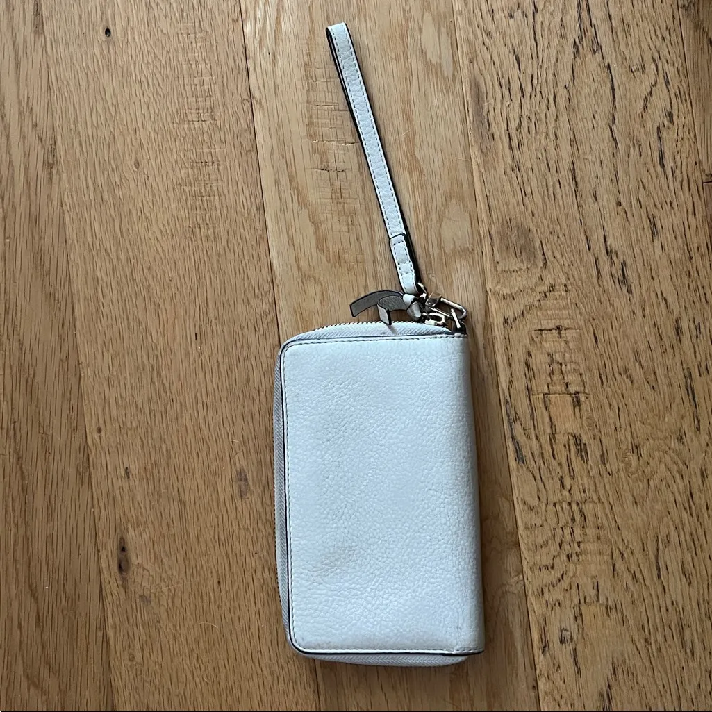 Tory Burch Cream Wristlet with Logo - Image 2