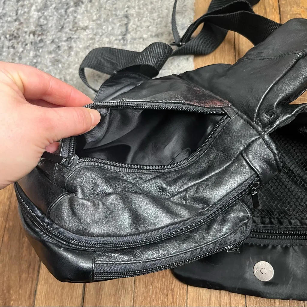 •Buxton leather crossbody sling back satchel• Black - Image 7