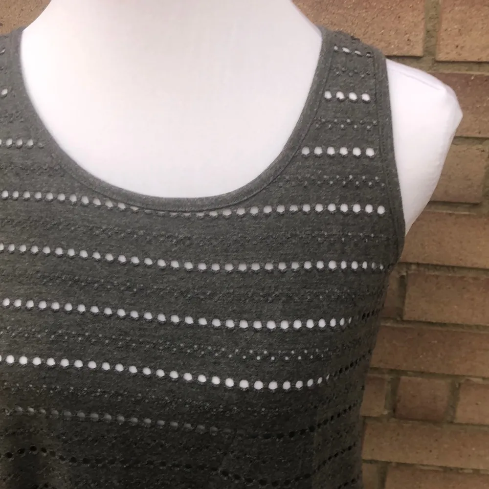 Keyhole tank top Size Small Gray - Image 6