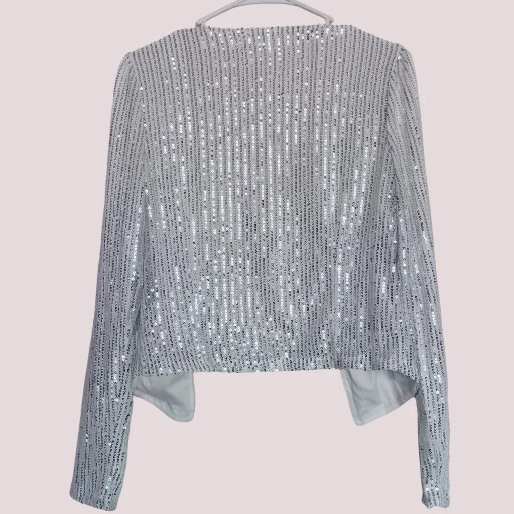 NWOT Lightweight Silver Sequin Jacket - Image 2