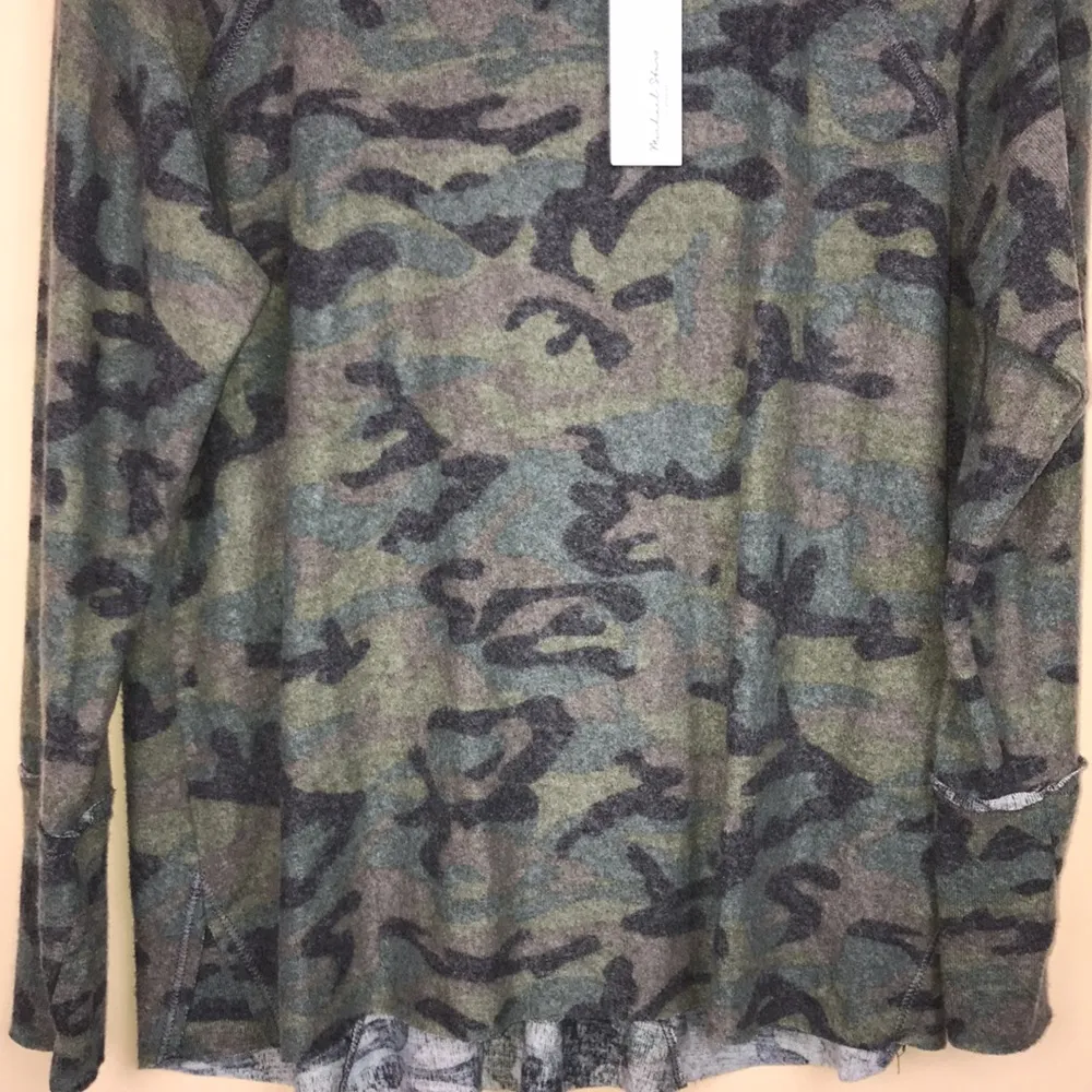 NWT Michael Stars Women’s Madison Brushed Camo Fleece Pleated Long Sleeve Shirt - Image 4