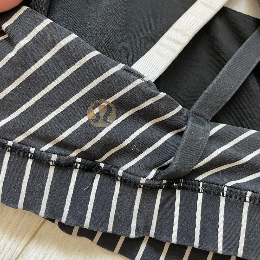 Lululemon Energy Bra Parallel Stripe Black White / Black (Size 4) workout - Image 3