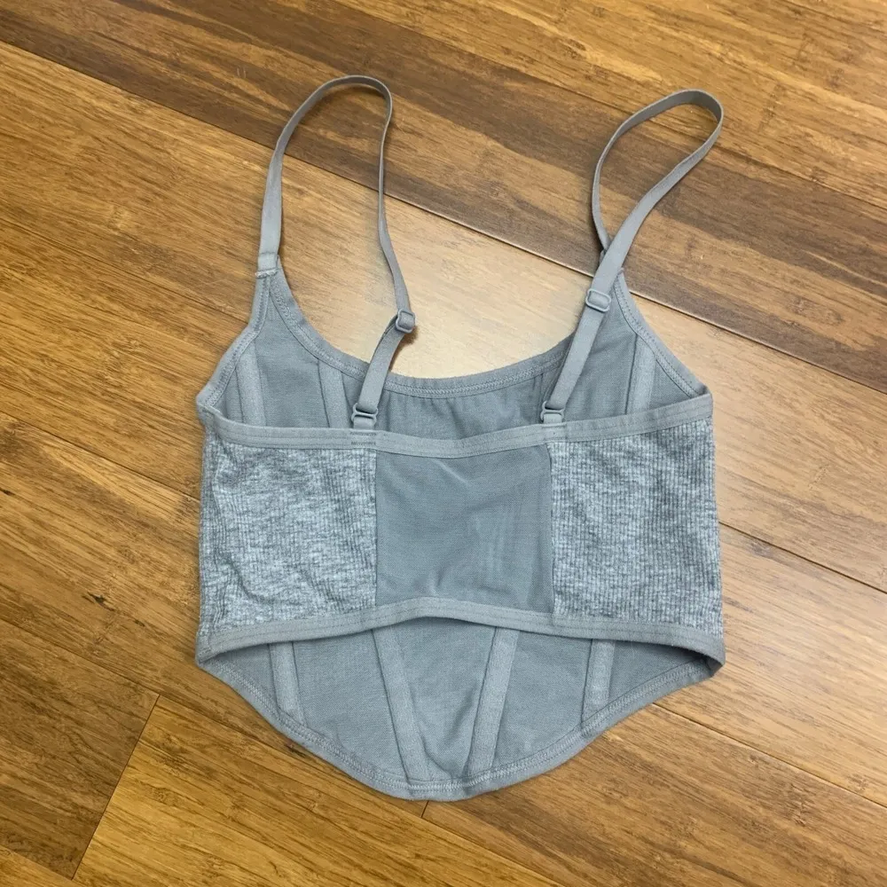 Colsie Corset Tank Top Womens Size XS Gray Adjustable Straps Ribbed Knit Cropped - Image 2
