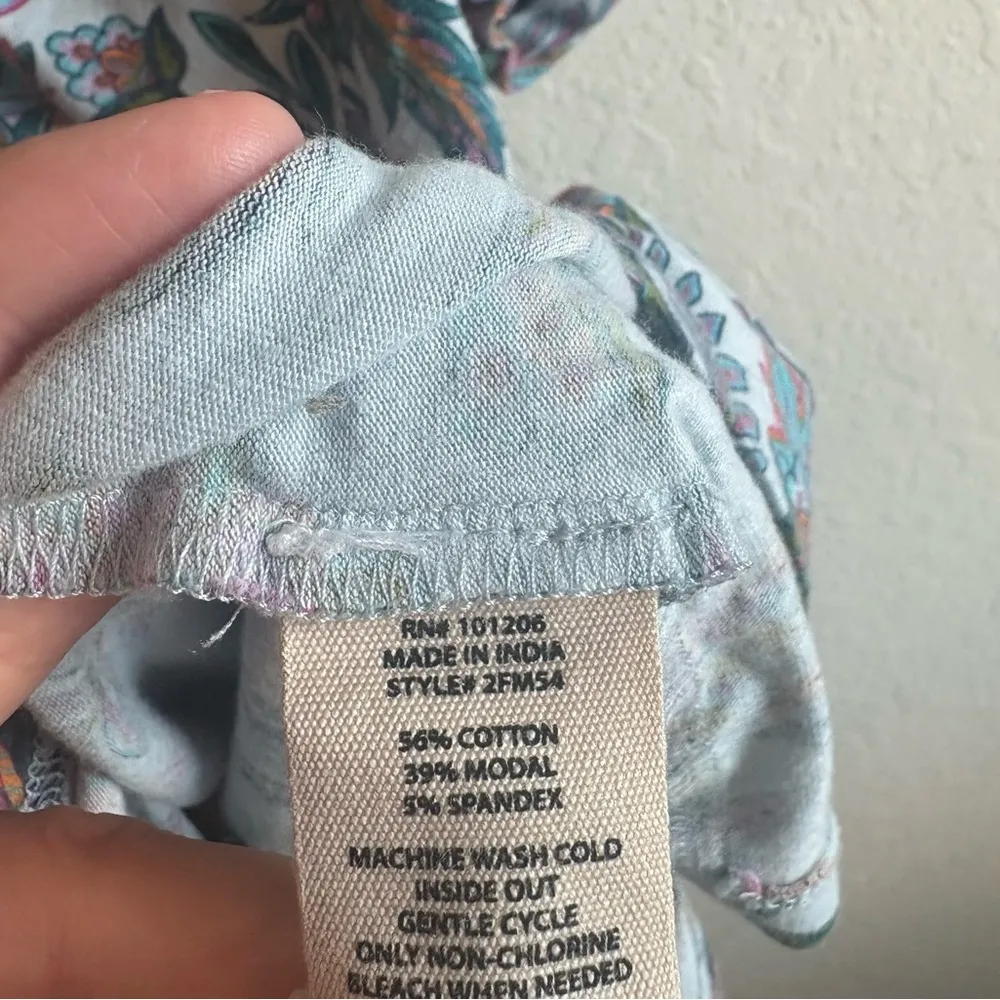 Soft Surroundings Floral Pajama Set with Paisley Design Size Small - Image 10