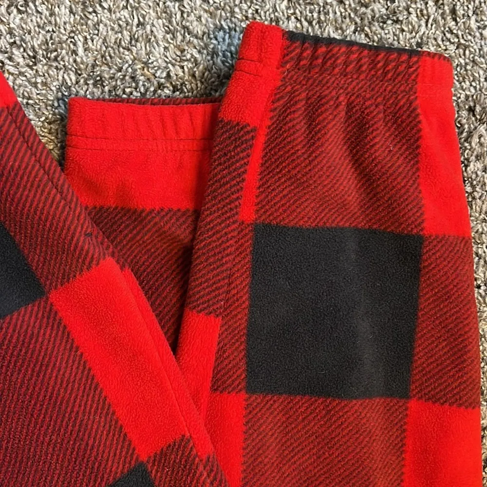 Old Navy Red & Black Buffalo Plaid Pajama Set - Long Sleeve Shirt & Pants Sz LT - Image 3