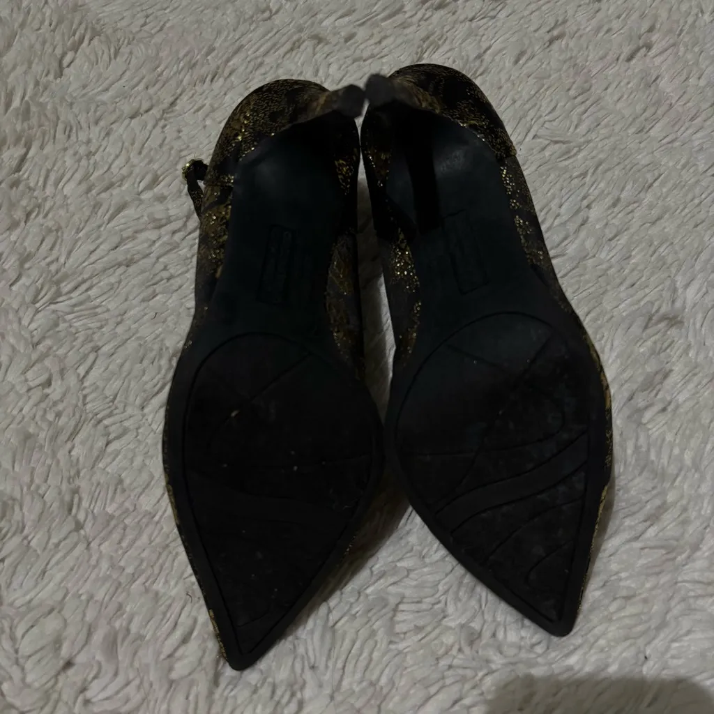 Christian Siriano‎ for Payless Brocade Heels Black Gold Pointed Toe Women’s 7 - Image 9
