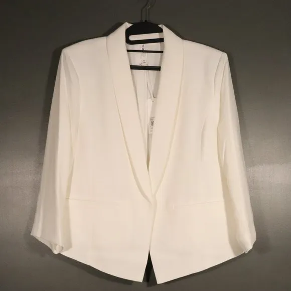 NWT  Curvy Hem Blazer in White - Image 3