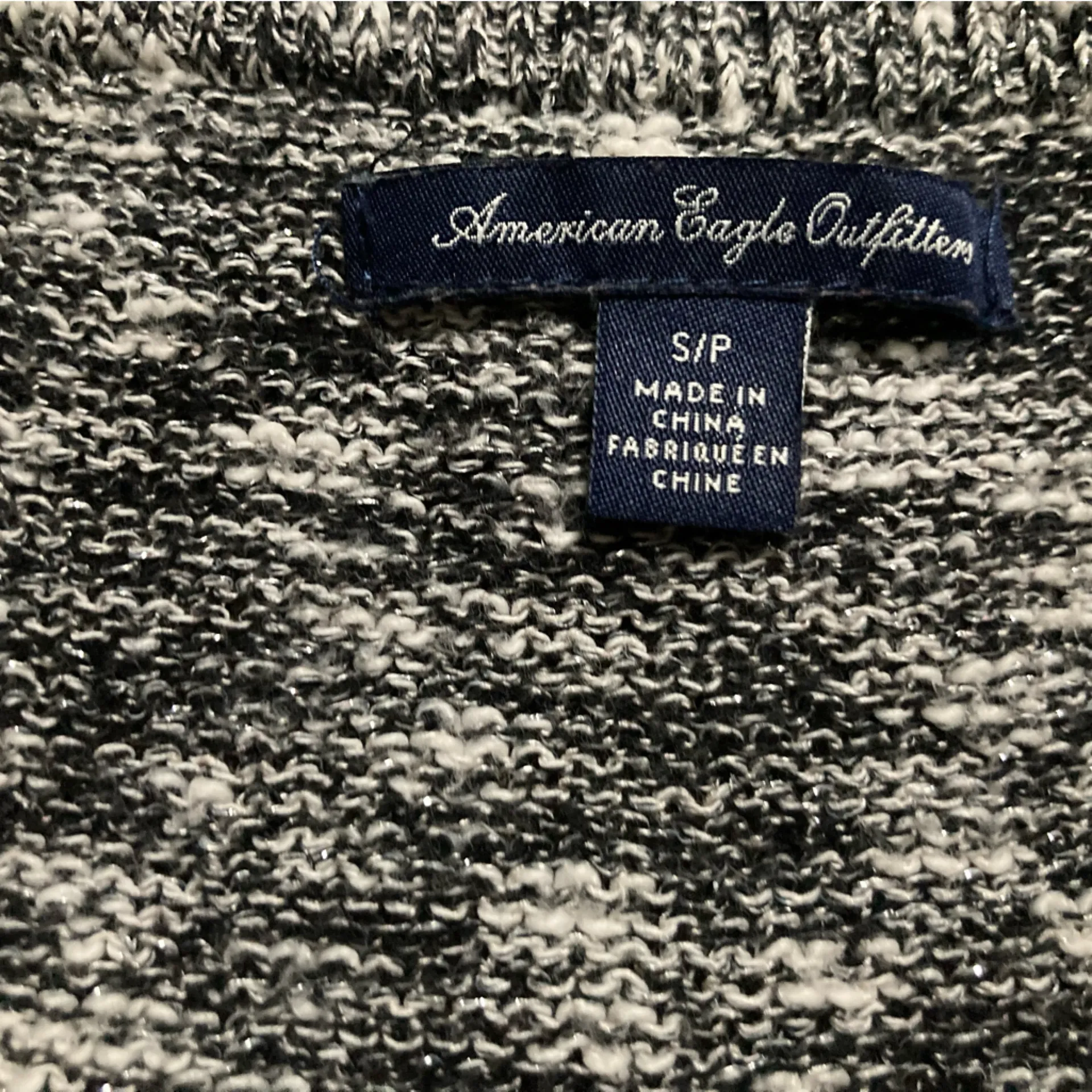 American Eagle Outfitters Gray Metallic Marled V-Neck Sweater Women’s Size S/P - Image 5