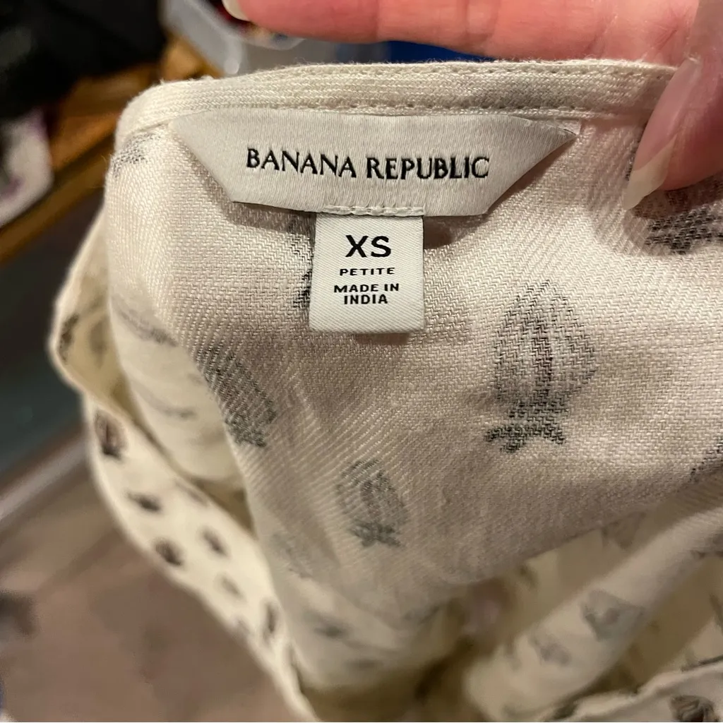 Cute creamy linen print crop short sleeve top Banana Republic scoop neck - Image 9