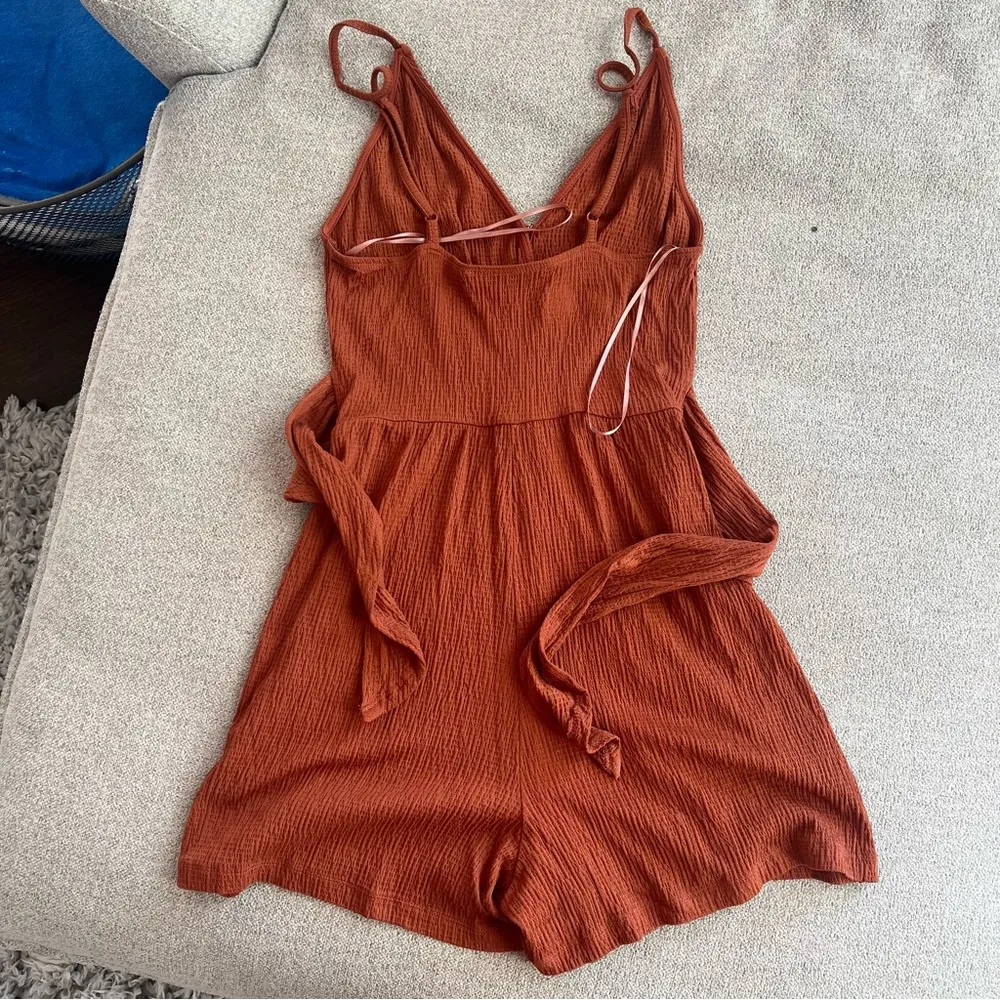 Burnt Orange Wrap Romper Size Small Never Worn New With Tag - Image 2