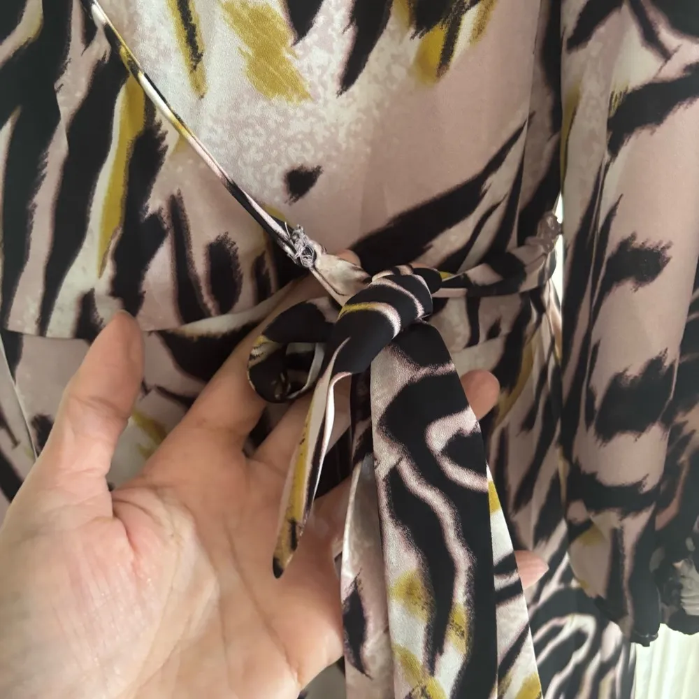 Bar III Womens Animal Print 3/4 Sleeve V Neck Maxi Wrap Dress - Image 7