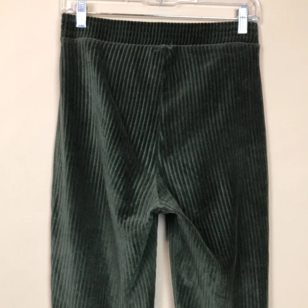Aerie Women’s Small Long Groove On Ribbed Velour Green Flare Pull-On Pants - Image 5