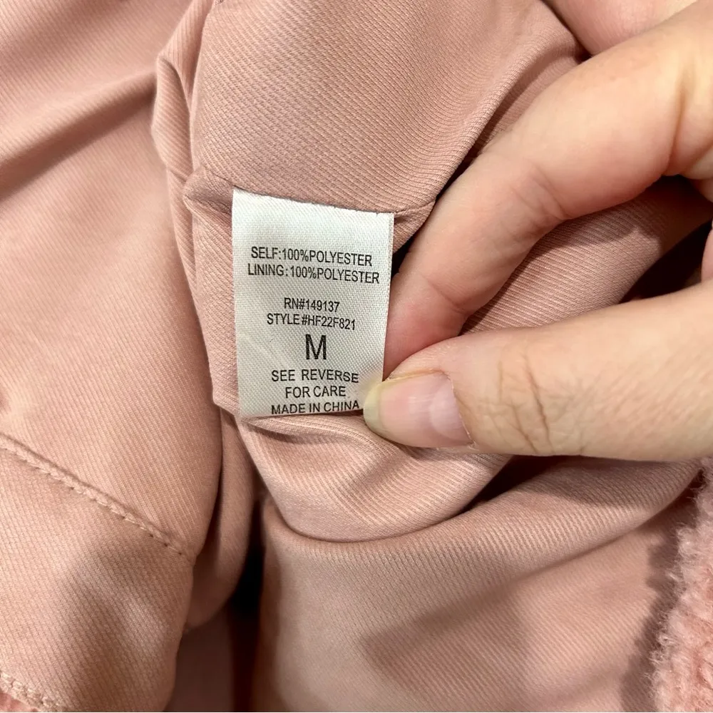 Hyfve Women's Long Sleeve Button Down Pocket Sherpa Jacket Pink Size Medium EUC - Image 5