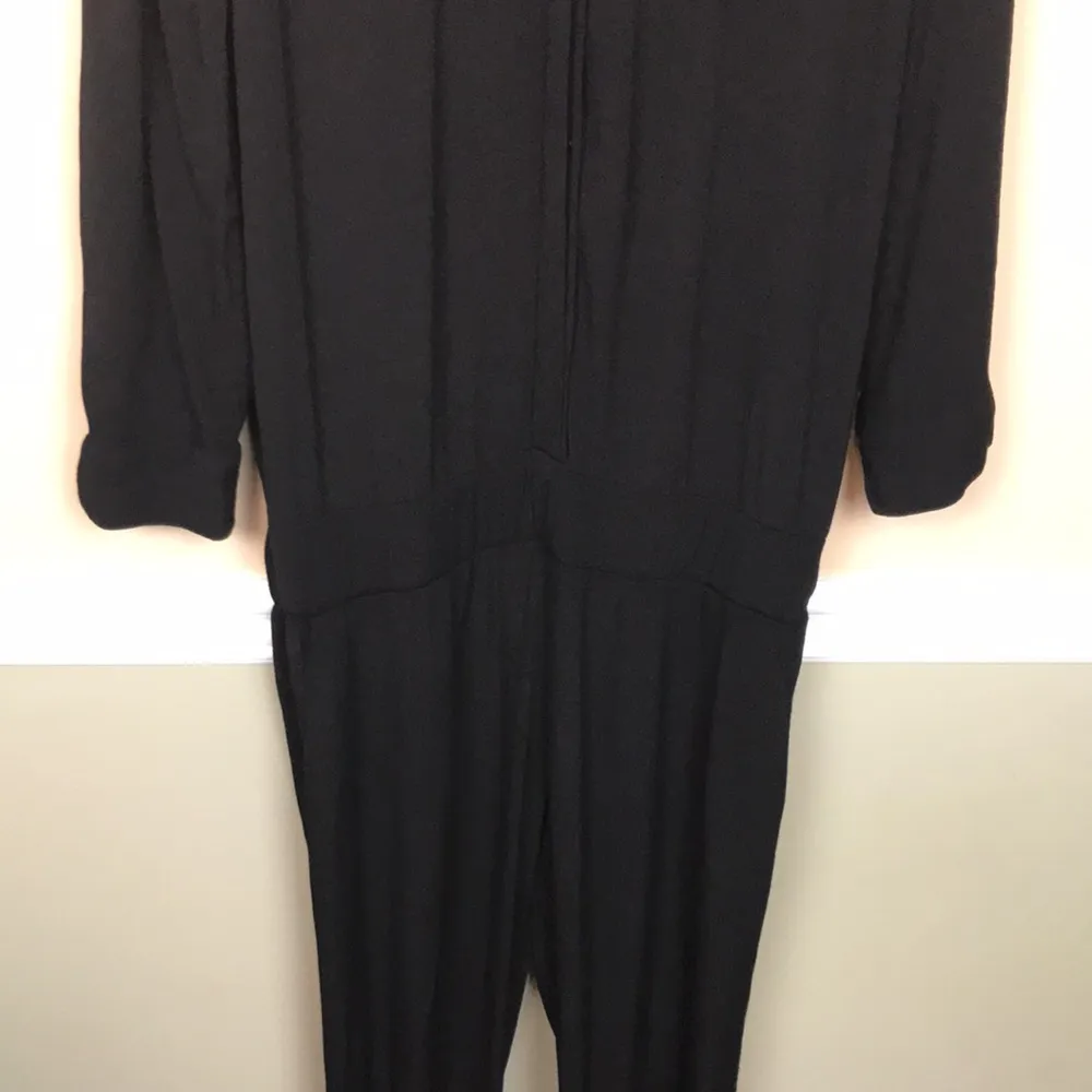 Monrow Women’s Black Crepe Drop Waist Hidden Button - Image 5