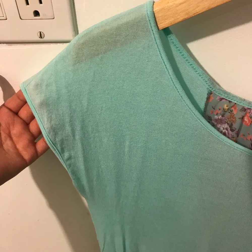 Lovemarks lightweight Mint Green Floral back top M gauzy light sheer spring - Image 4