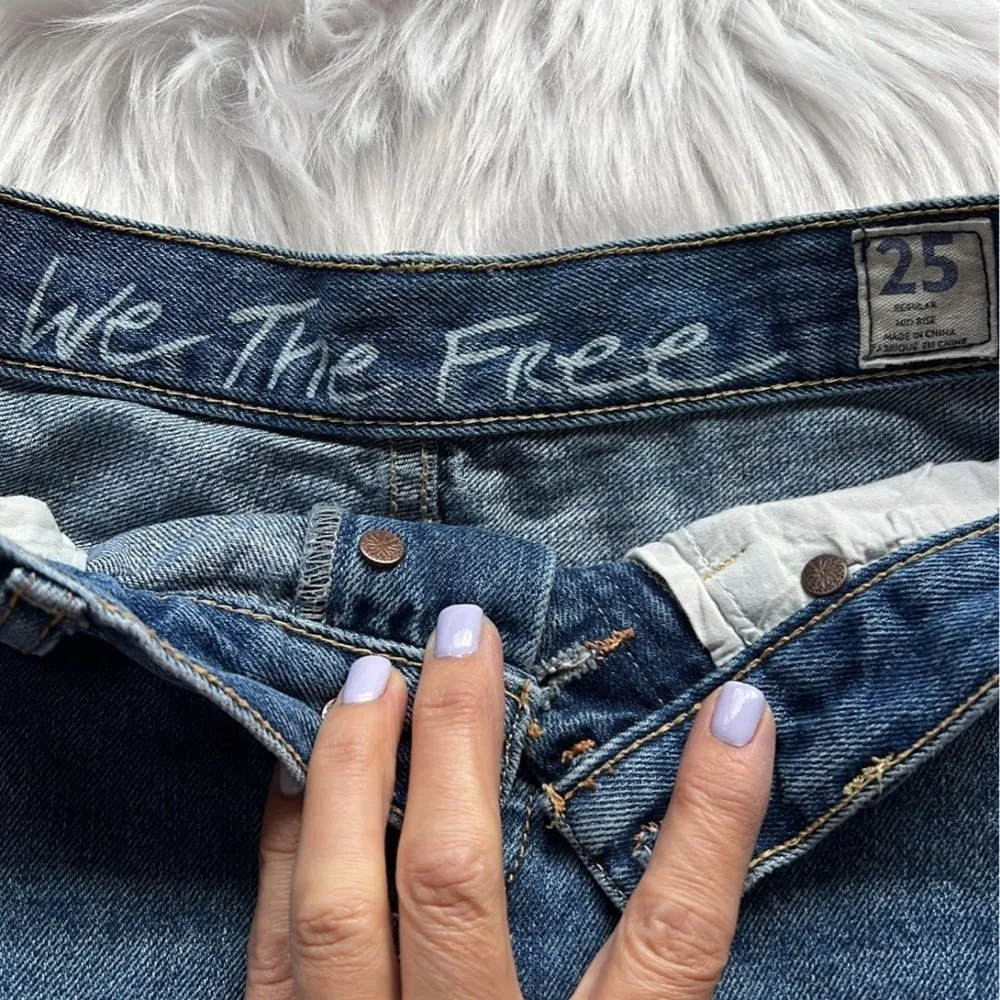 Free People denim distressed button fly shorts size 25 mid-rise Sofia - Image 3