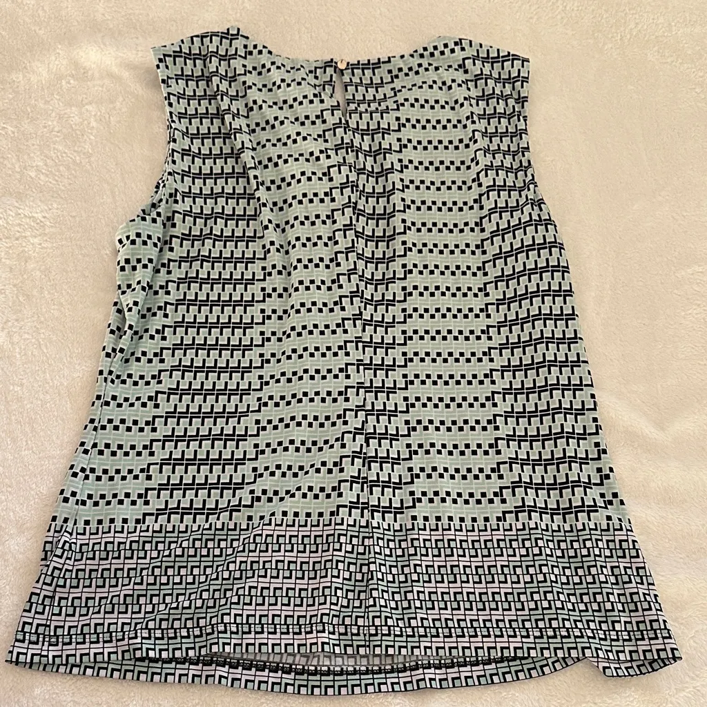 Calvin Klein Patterned Sleeveless Top - Image 7