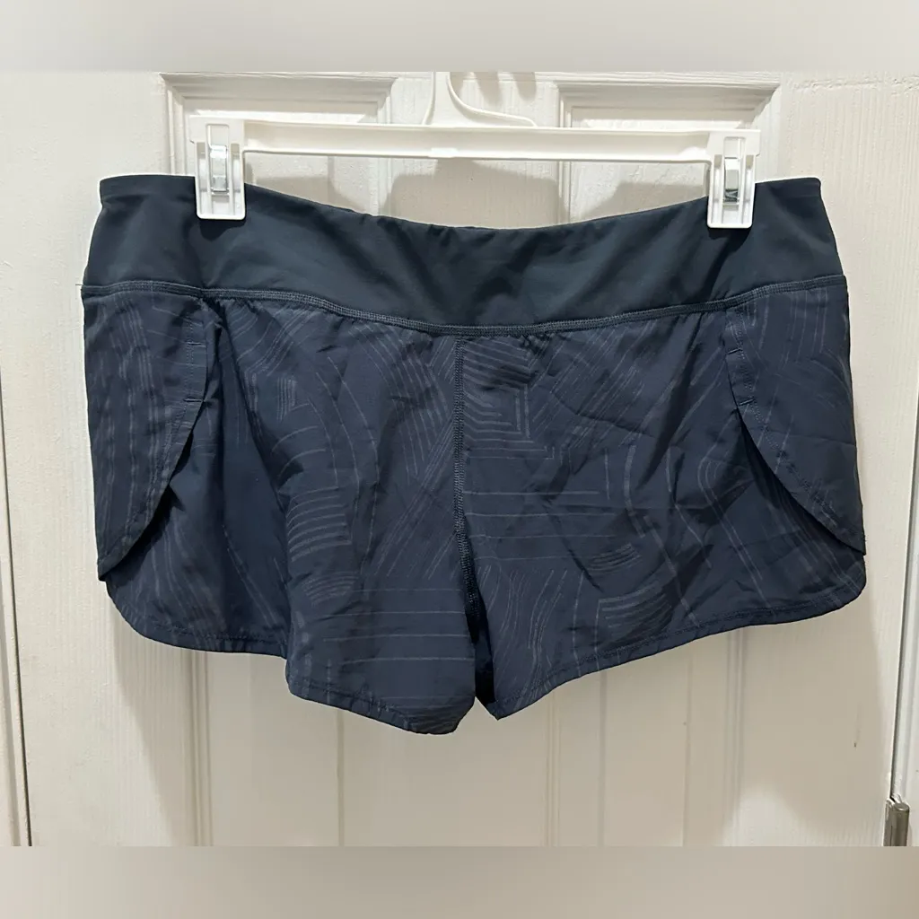 BROOKS chaser reflective lined shorts size XL gray 3” inseam - Image 10